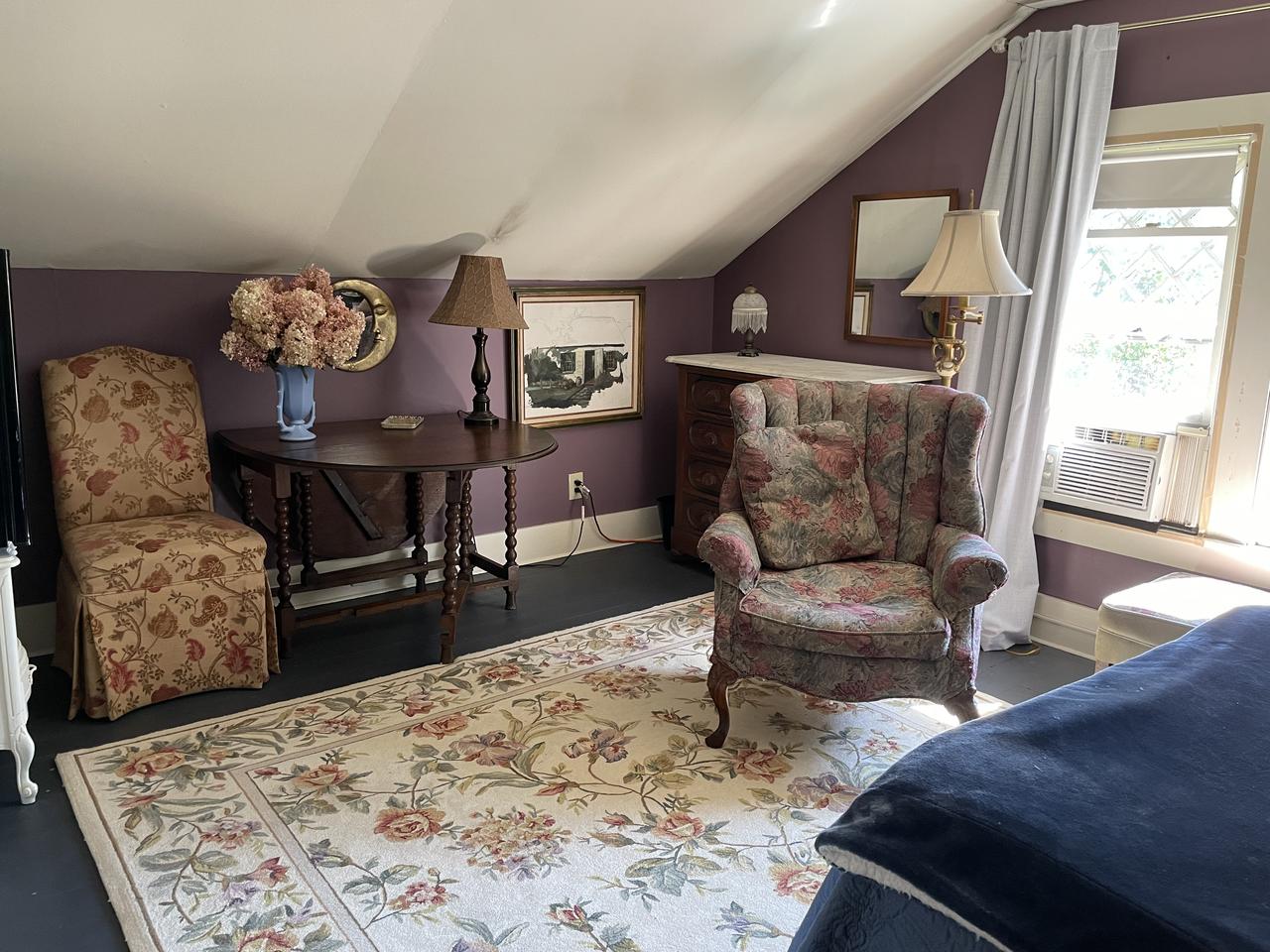 Profile photo 1 of 10