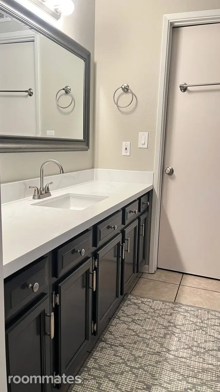 Profile photo 5 of 12