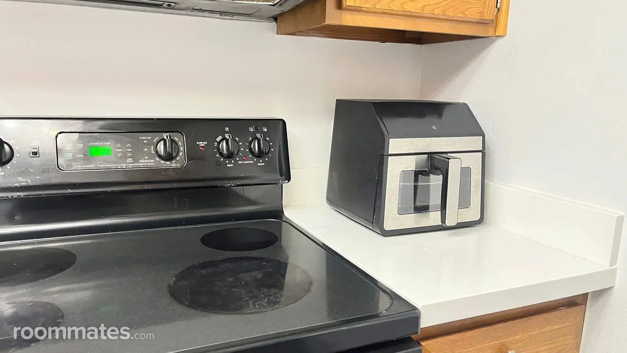 Profile photo 9 of 12