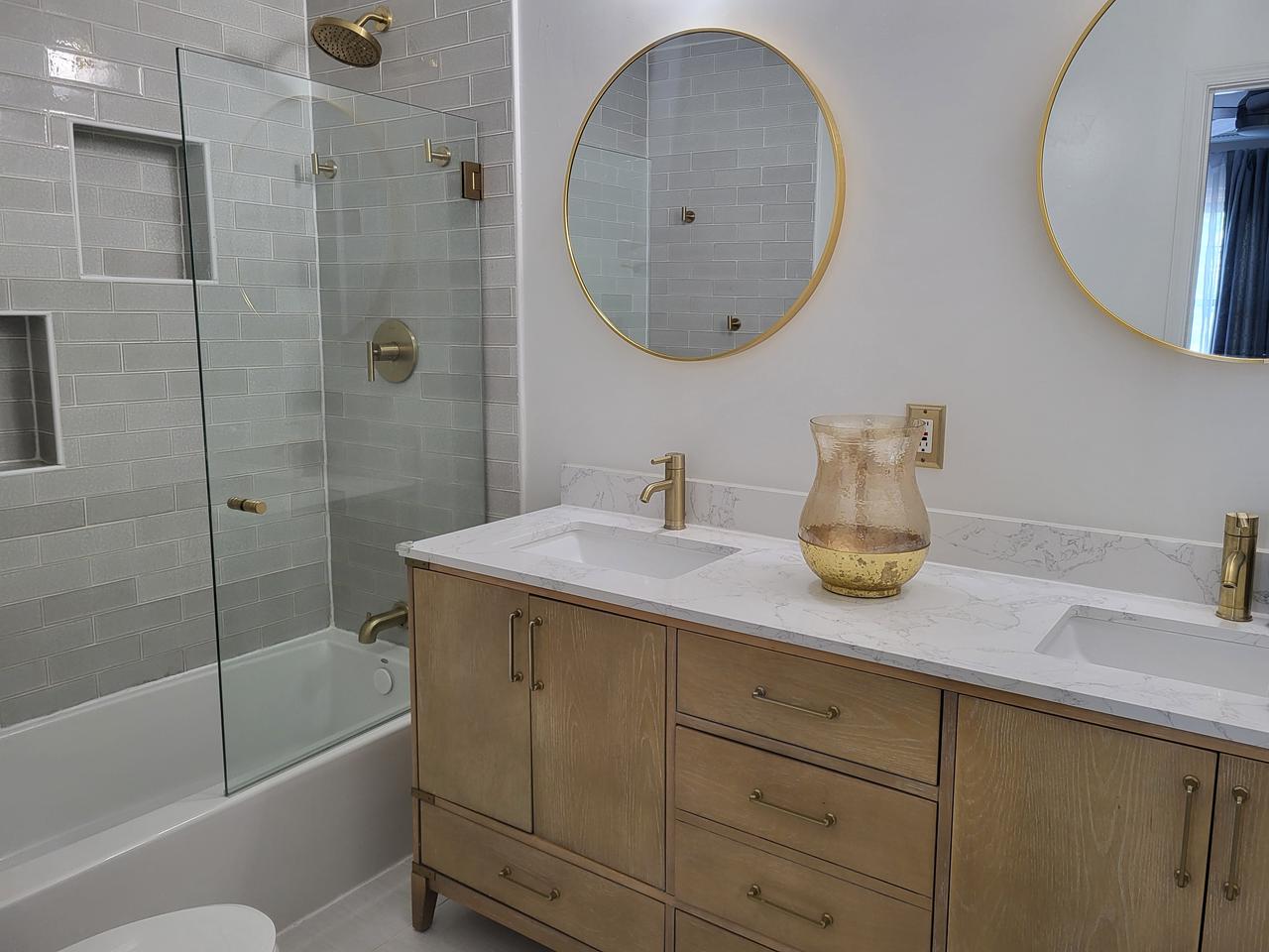 Profile photo 6 of 9