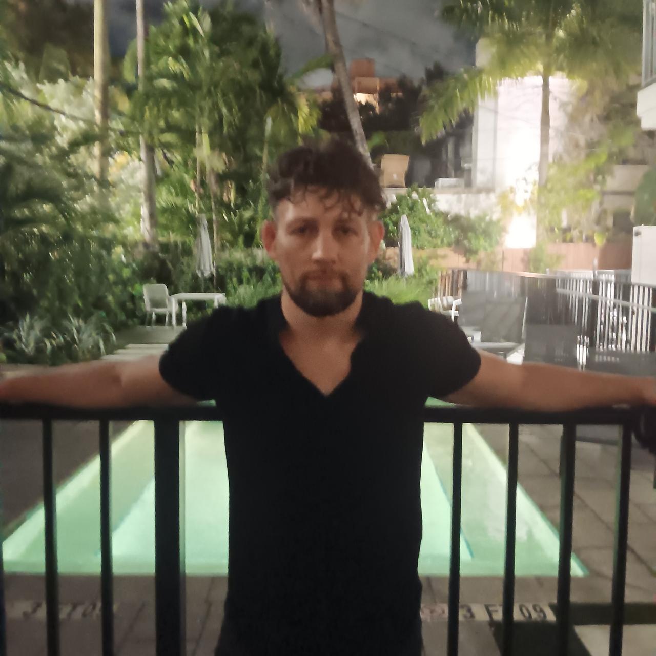 Profile photo 1 of 1