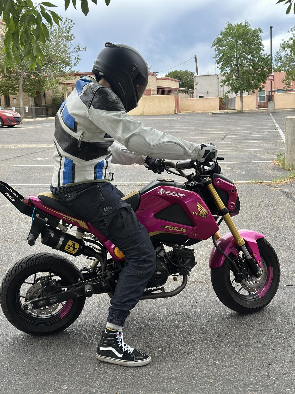 Profile photo 16 of 19