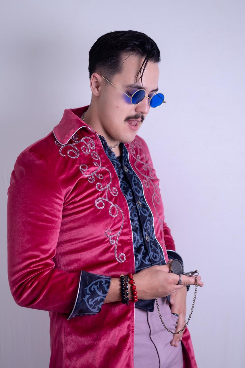 Profile photo 13 of 19