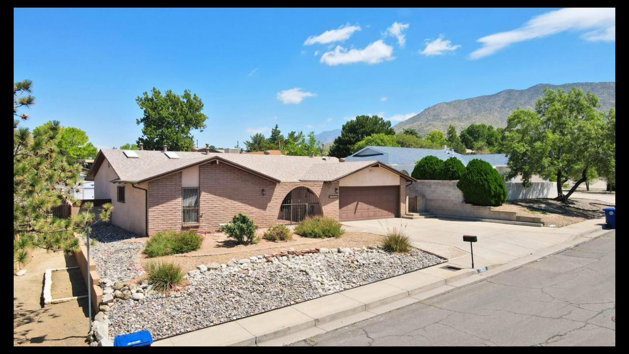 Profile photo 7 of 19