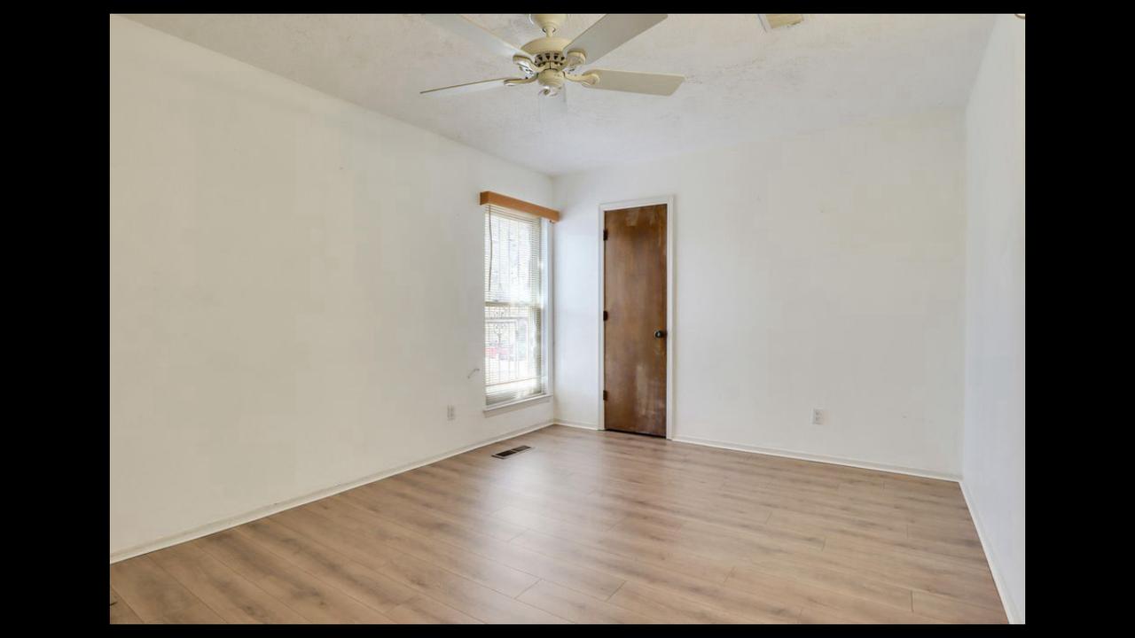 Profile photo 9 of 19