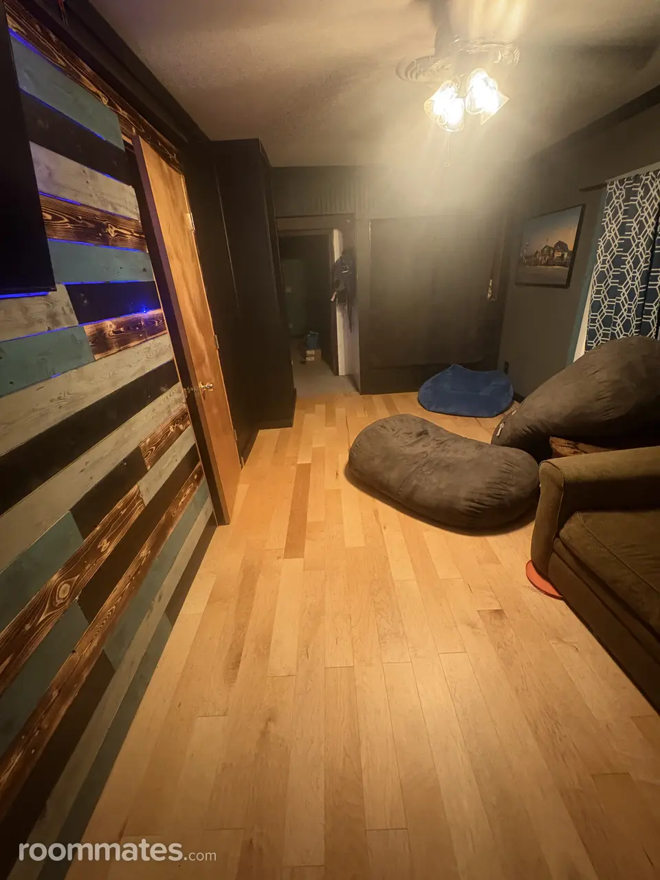 Profile photo 3 of 12