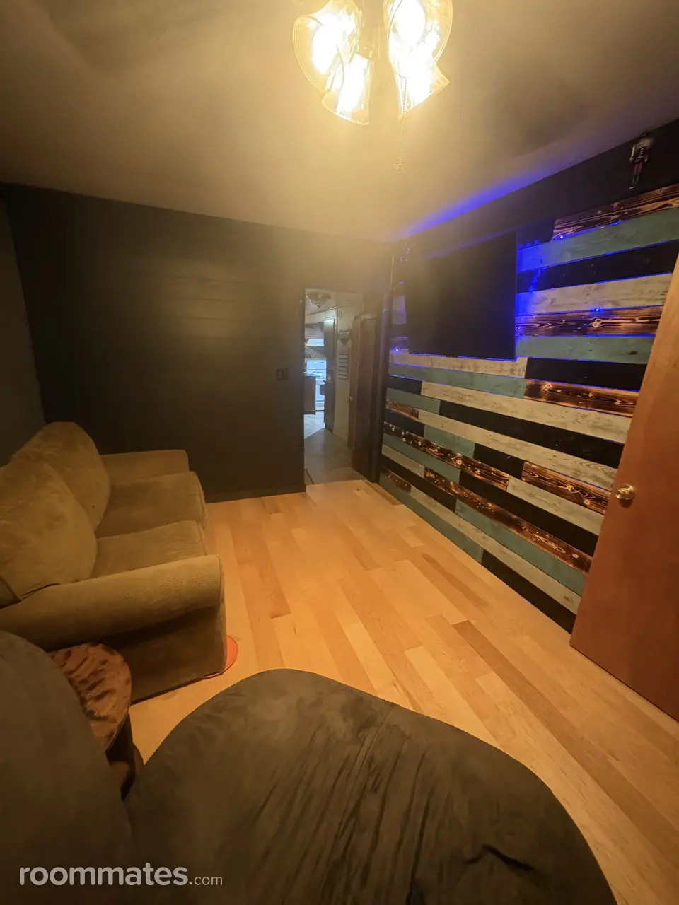 Profile photo 6 of 12