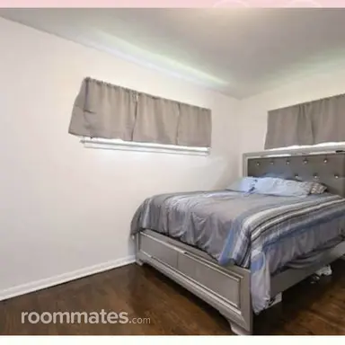 Room for rent in East Hazel Crest, IL $1000, house