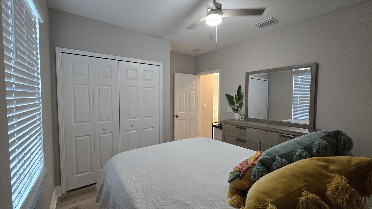 Profile photo 3 of 11