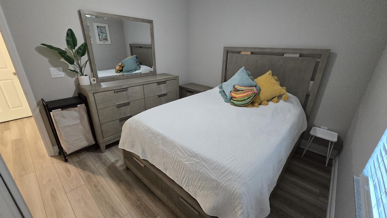 Profile photo 2 of 11