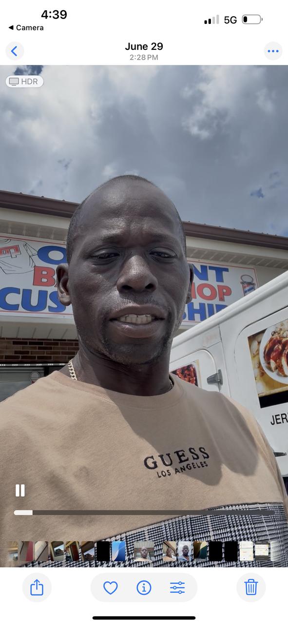 Profile photo 11 of 12