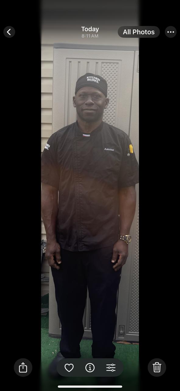 Profile photo 12 of 12