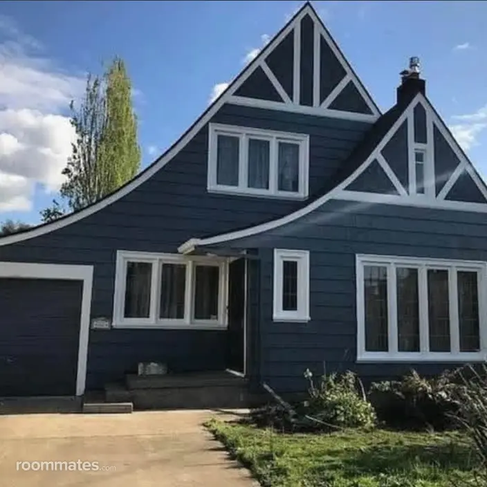 Room for rent in Portland, OR $900, house