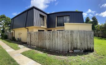 Room for rent in Lake Worth FL $1300, townhouse