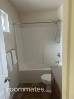 Room for rent in Lacey, WA $1200, house