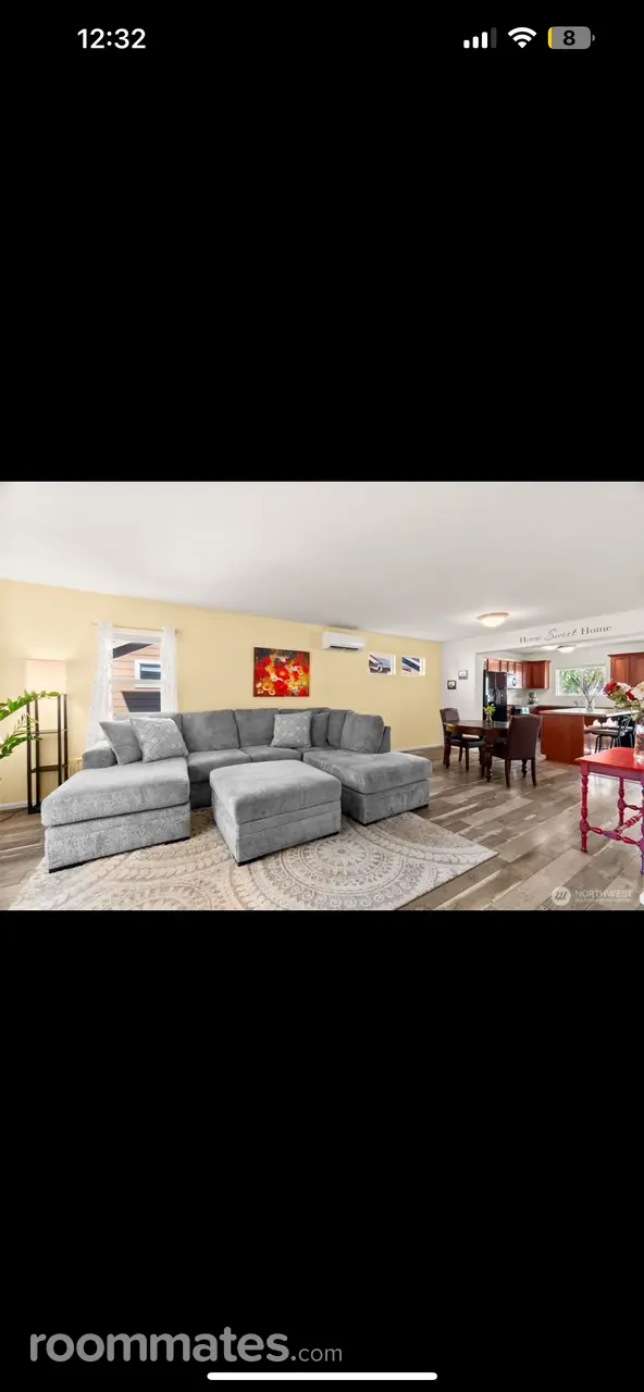 Profile photo 7 of 14