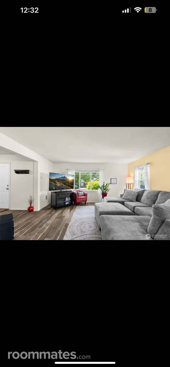 Profile photo 10 of 14