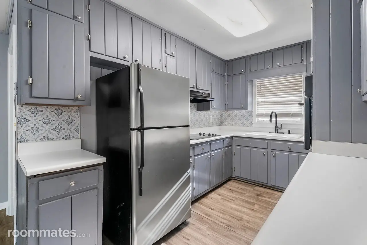 Profile photo 6 of 11