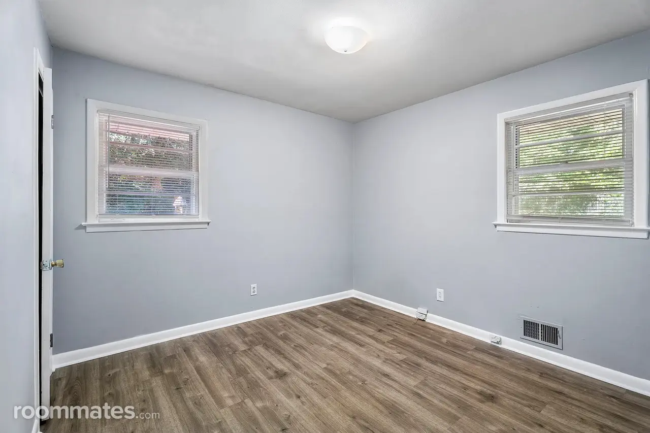 Profile photo 4 of 11