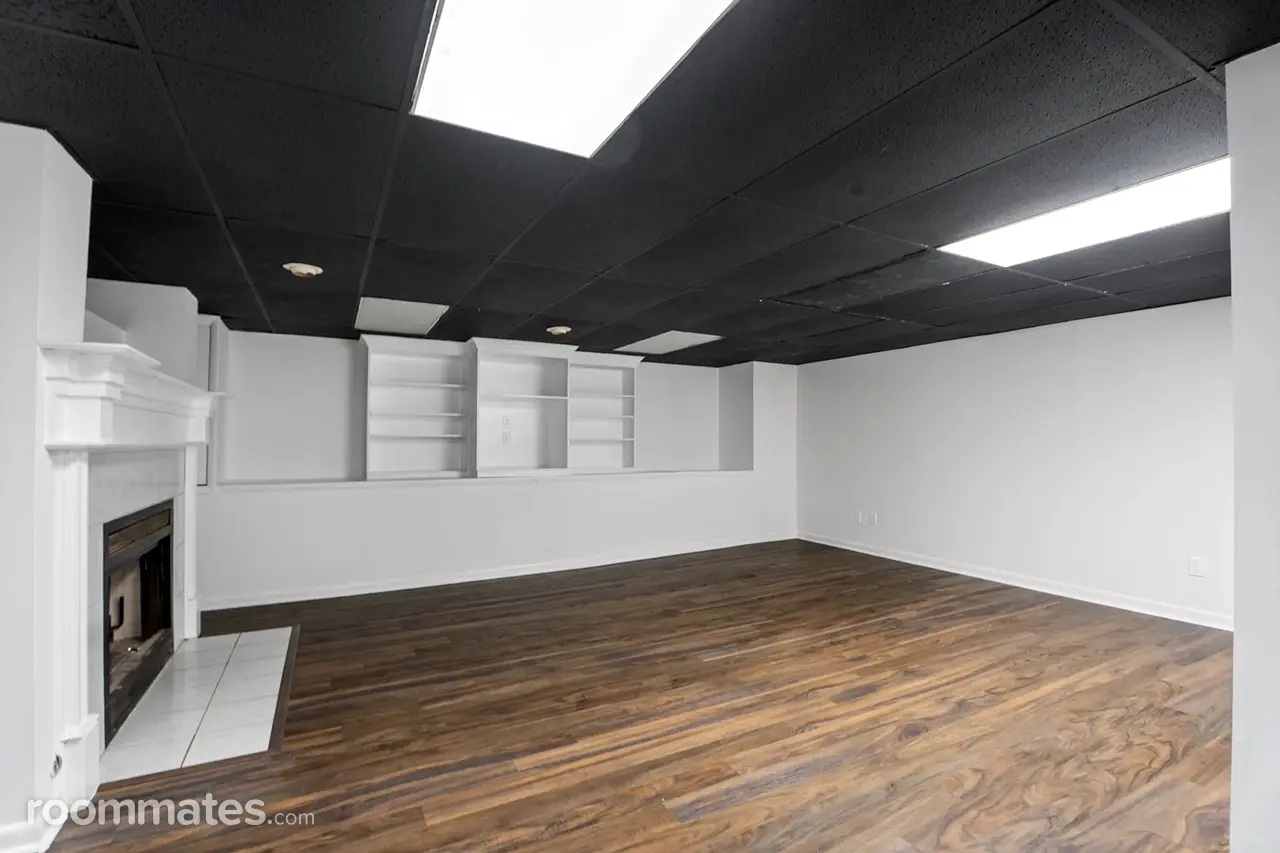 Profile photo 9 of 11