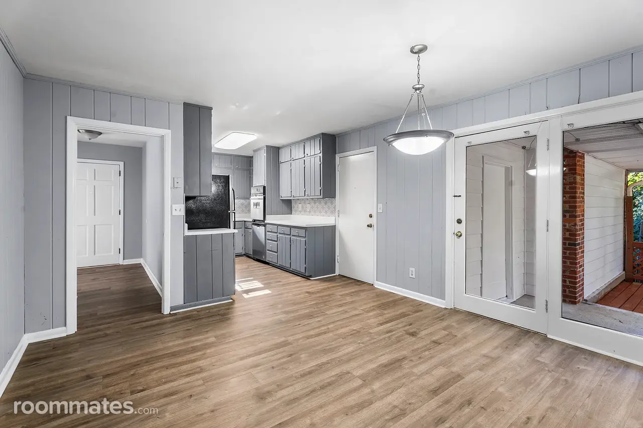 Profile photo 2 of 11