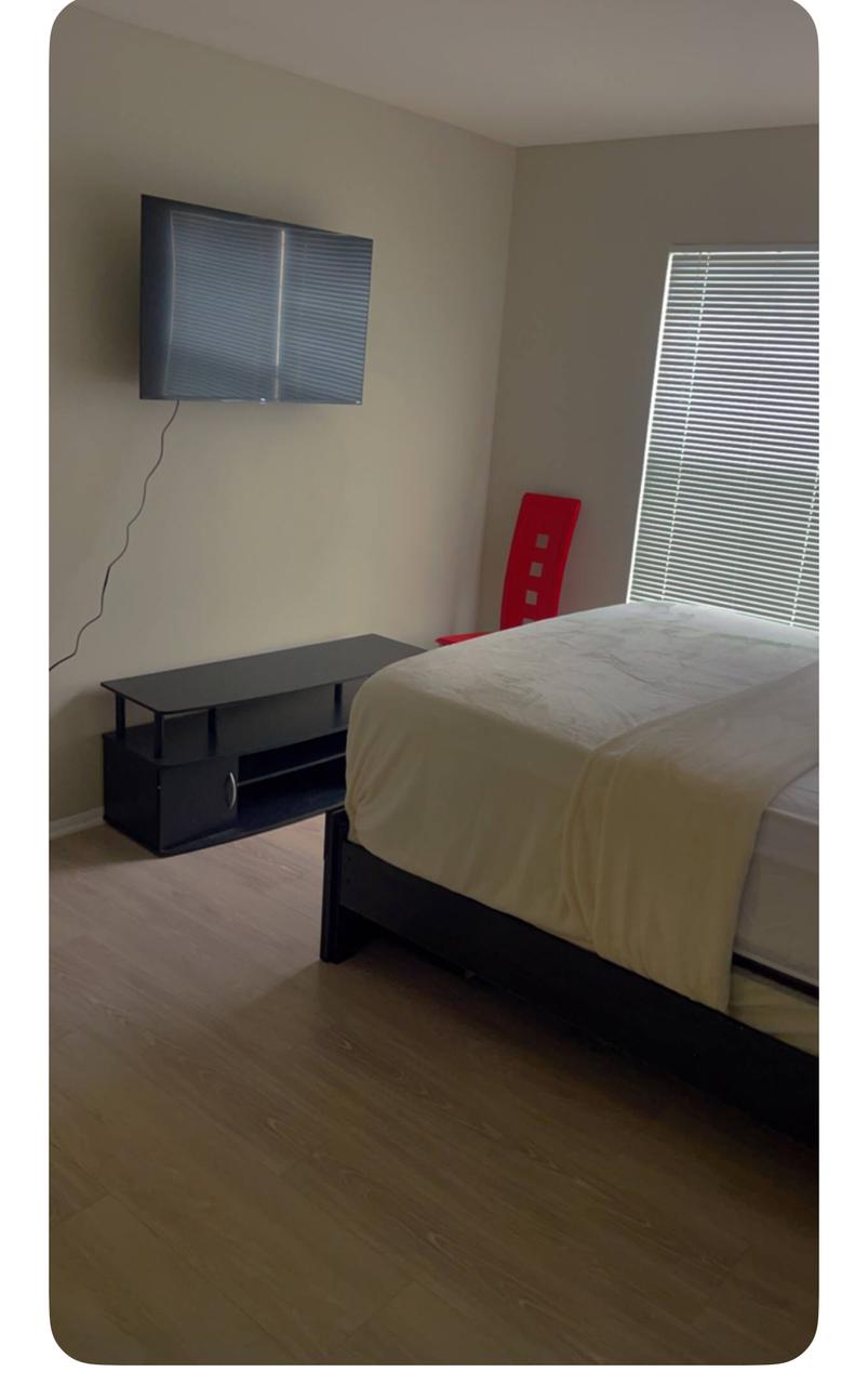 Profile photo 9 of 11