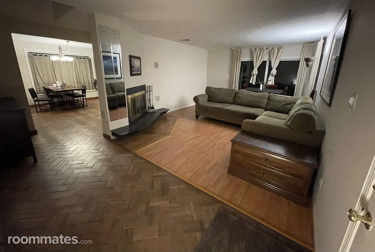 Profile photo 4 of 12