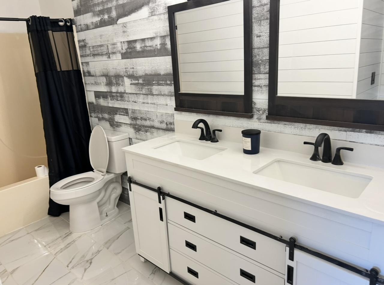 Profile photo 4 of 8