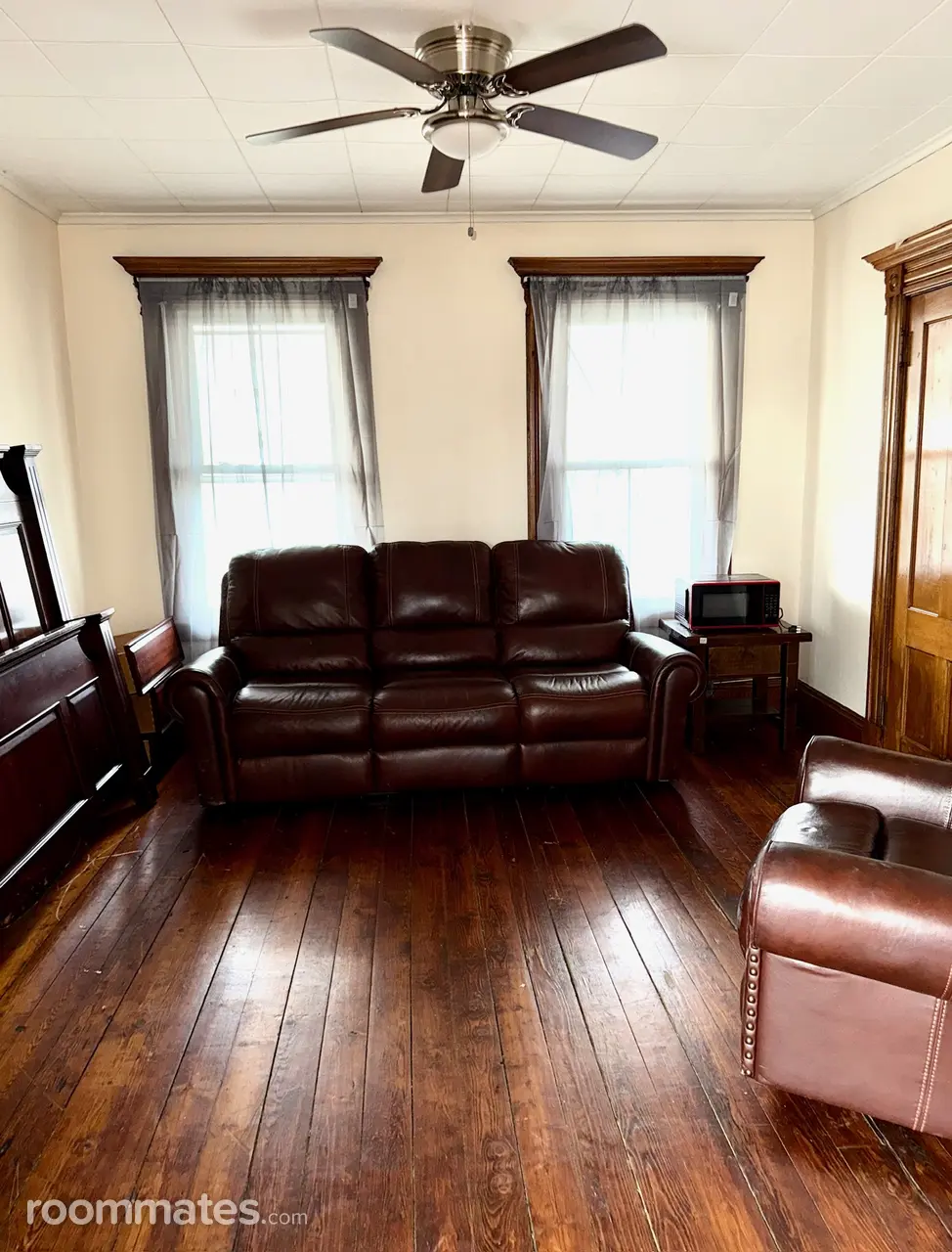 Profile photo 5 of 8