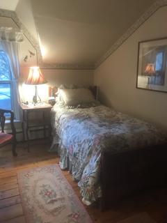 Room for rent in Derry NH $800, house
