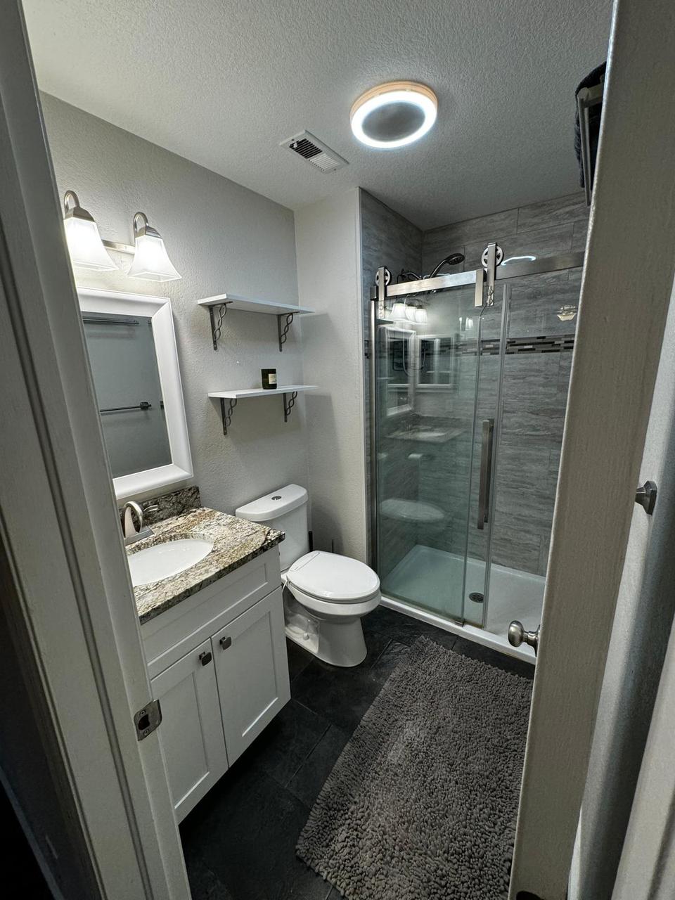 Profile photo 1 of 7