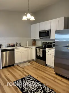 Room for rent in Newark, DE $975, house