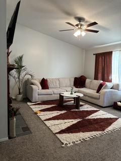 Room for rent in Newark, DE $975, house