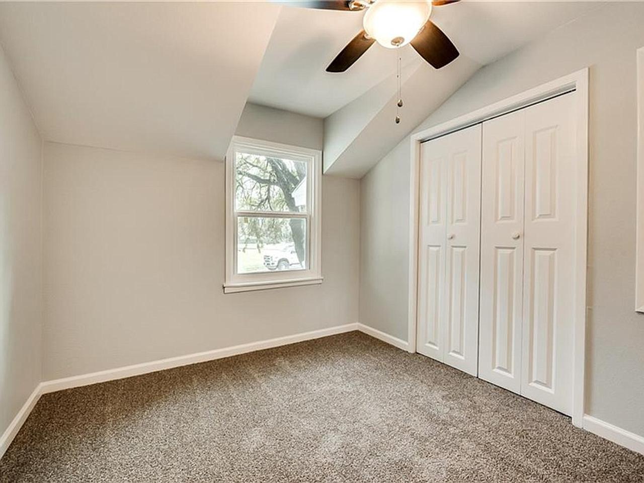 Profile photo 8 of 12