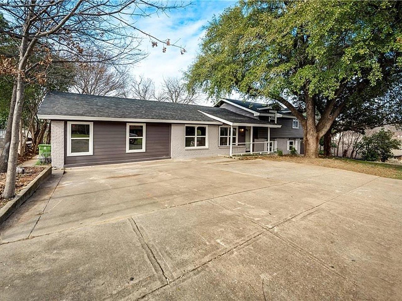 Profile photo 3 of 12