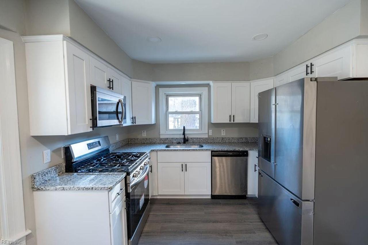 Profile photo 4 of 8