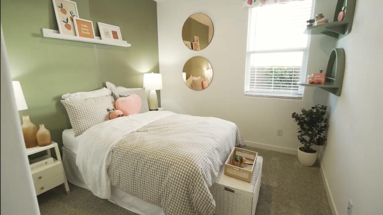 Profile photo 4 of 11