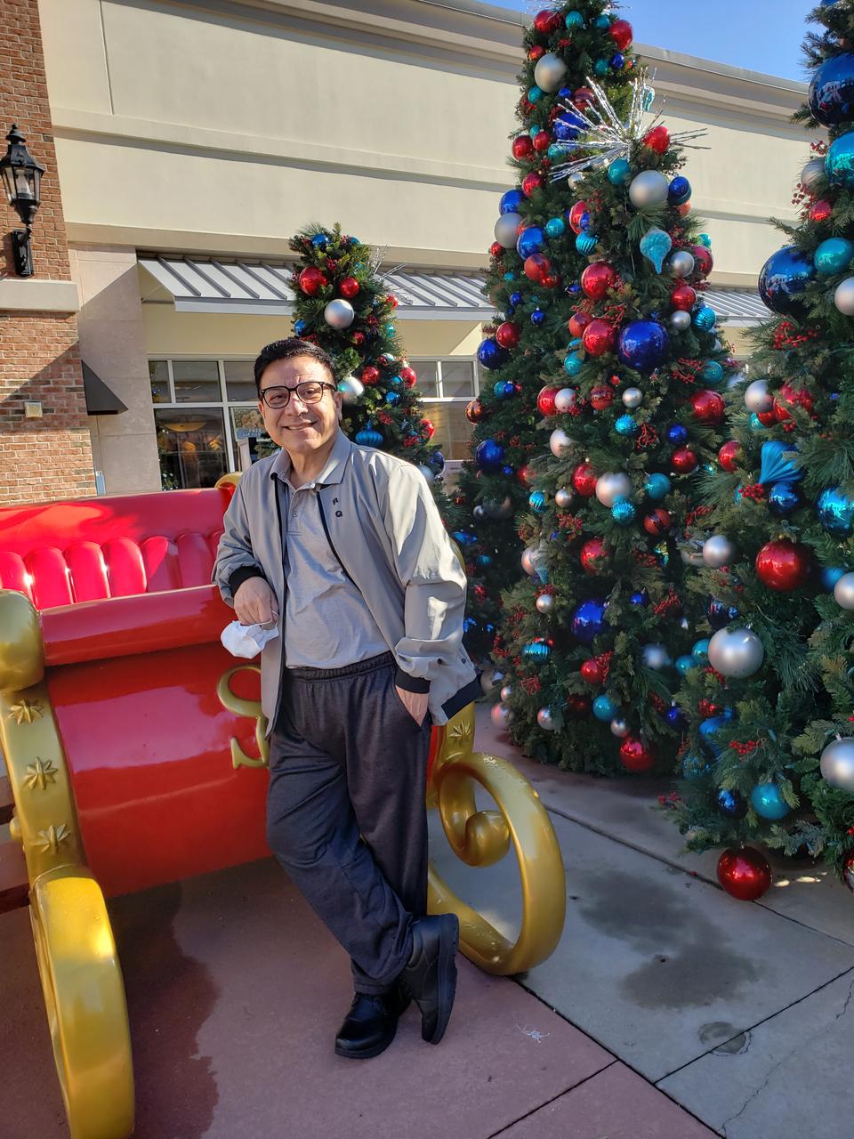 Profile photo 16 of 17