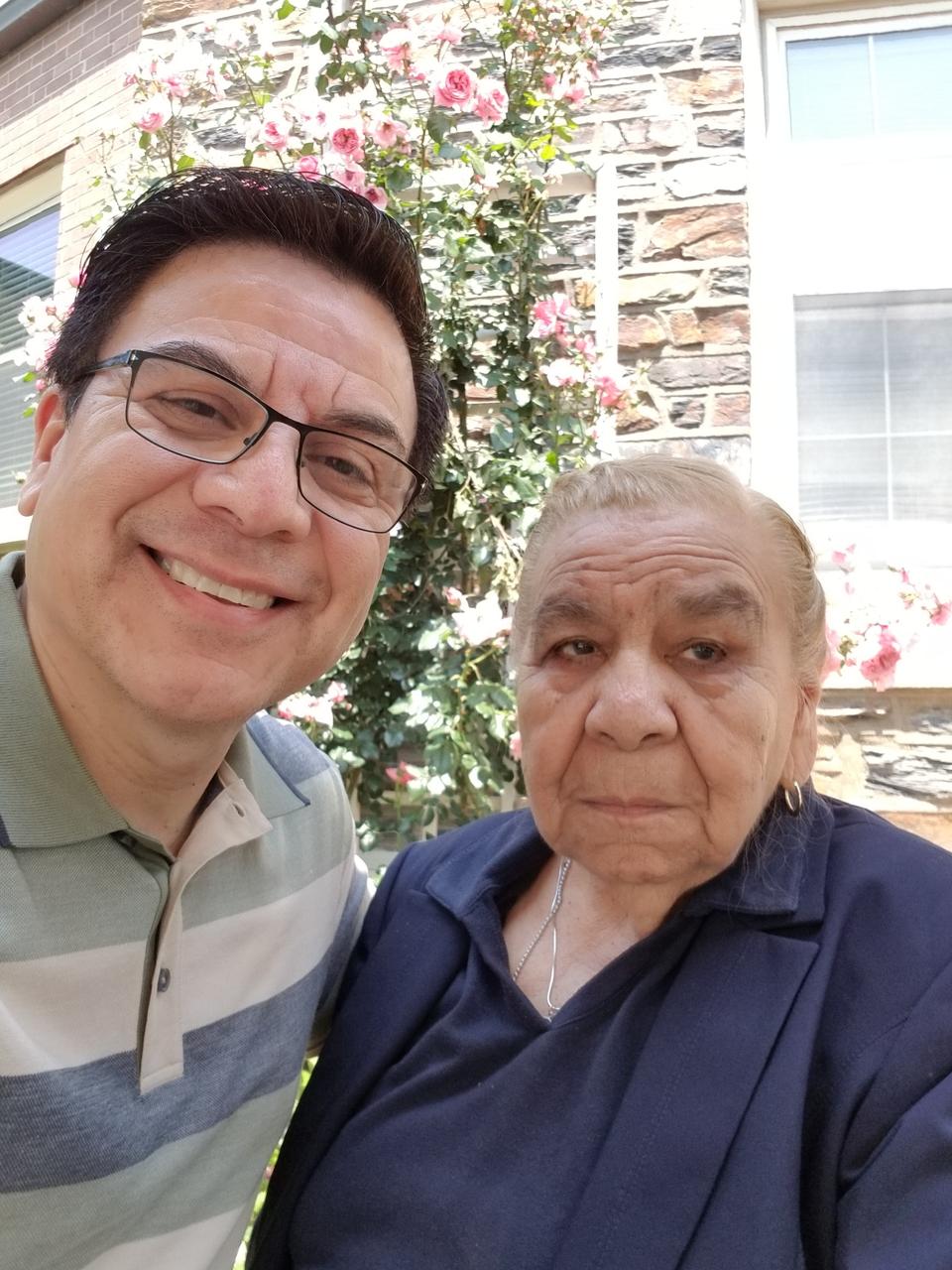 Profile photo 17 of 17