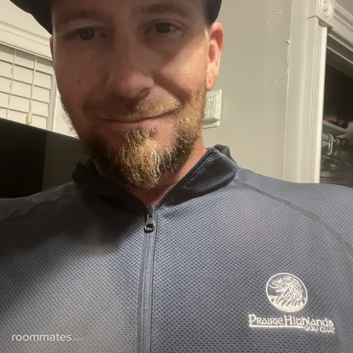 Roommate looking Olathe, KS, $1000