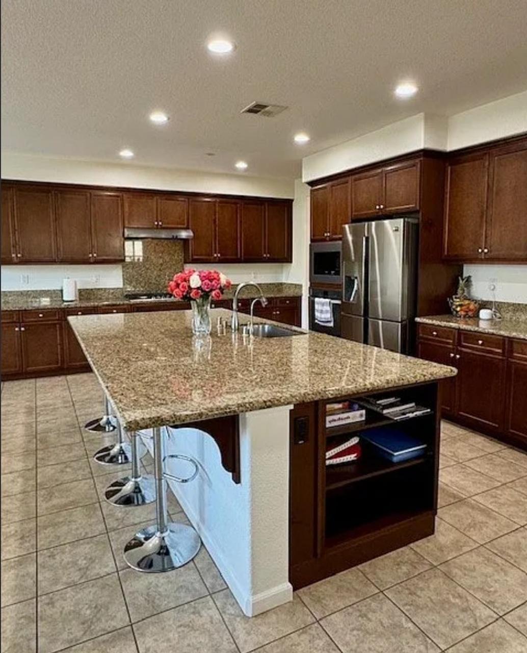 Profile photo 9 of 11