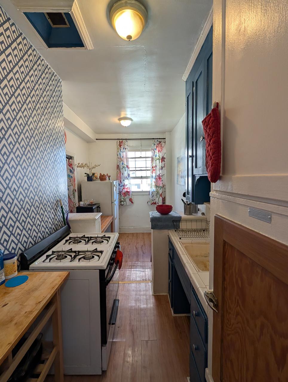 Profile photo 7 of 13