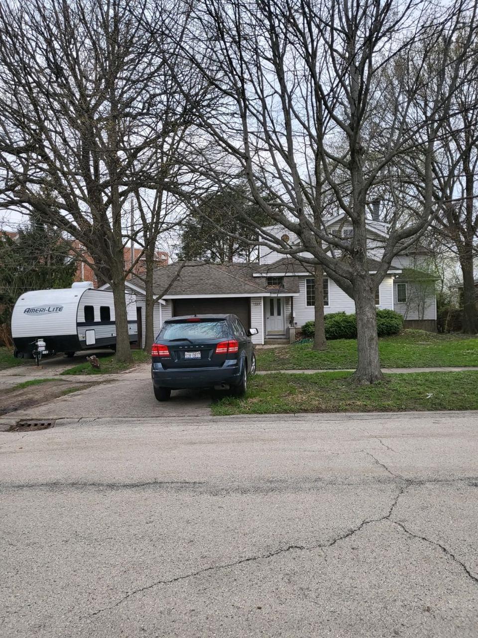 Profile photo 6 of 6