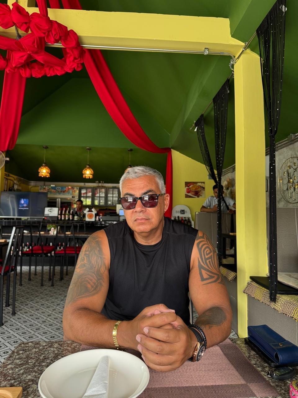 Profile photo 6 of 6