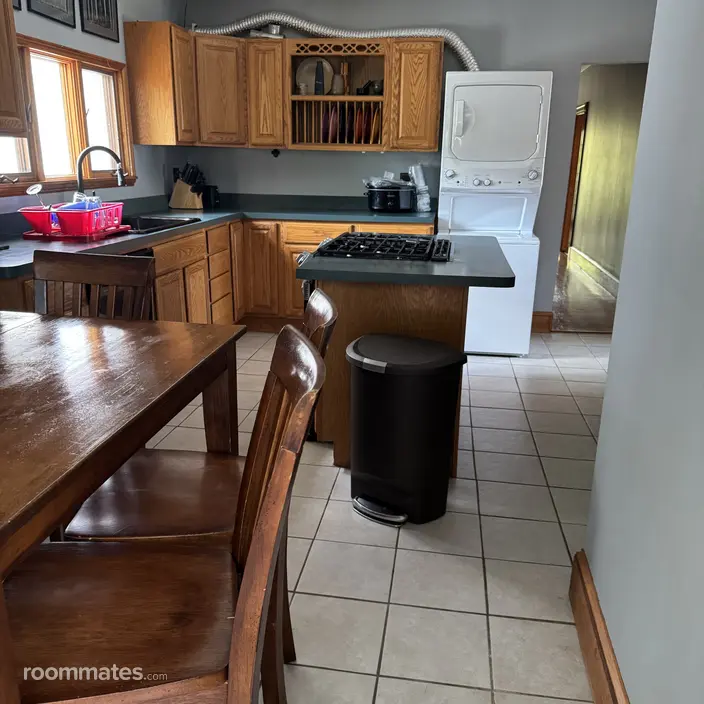 Room for rent in Medford, MA $1000, house