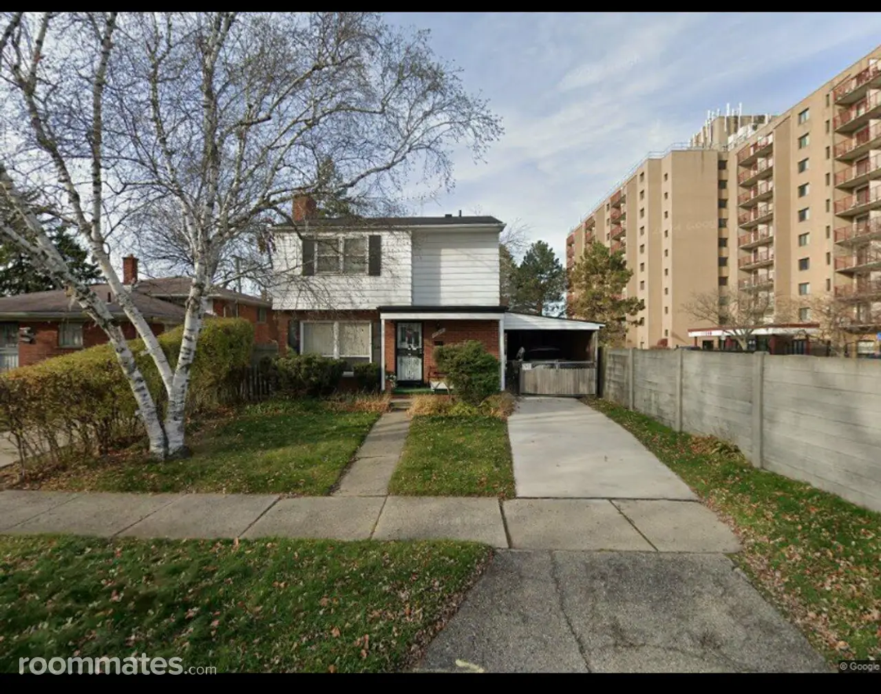 Profile photo 1 of 2