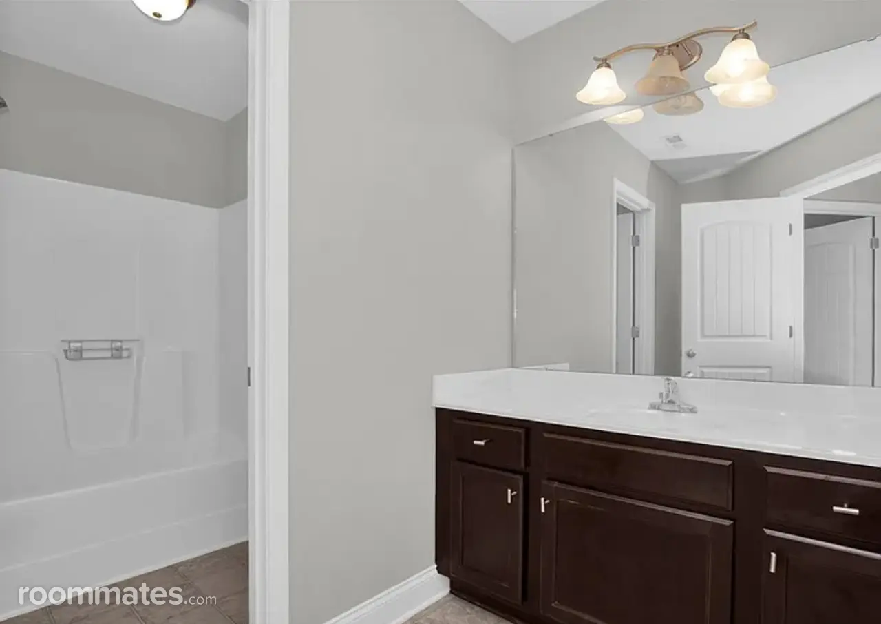 Profile photo 11 of 16