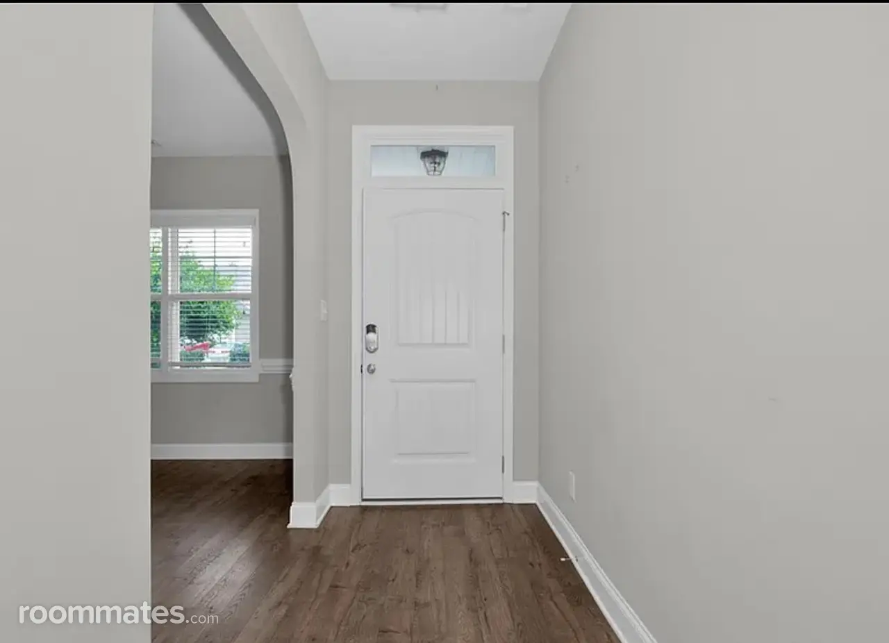 Profile photo 13 of 16