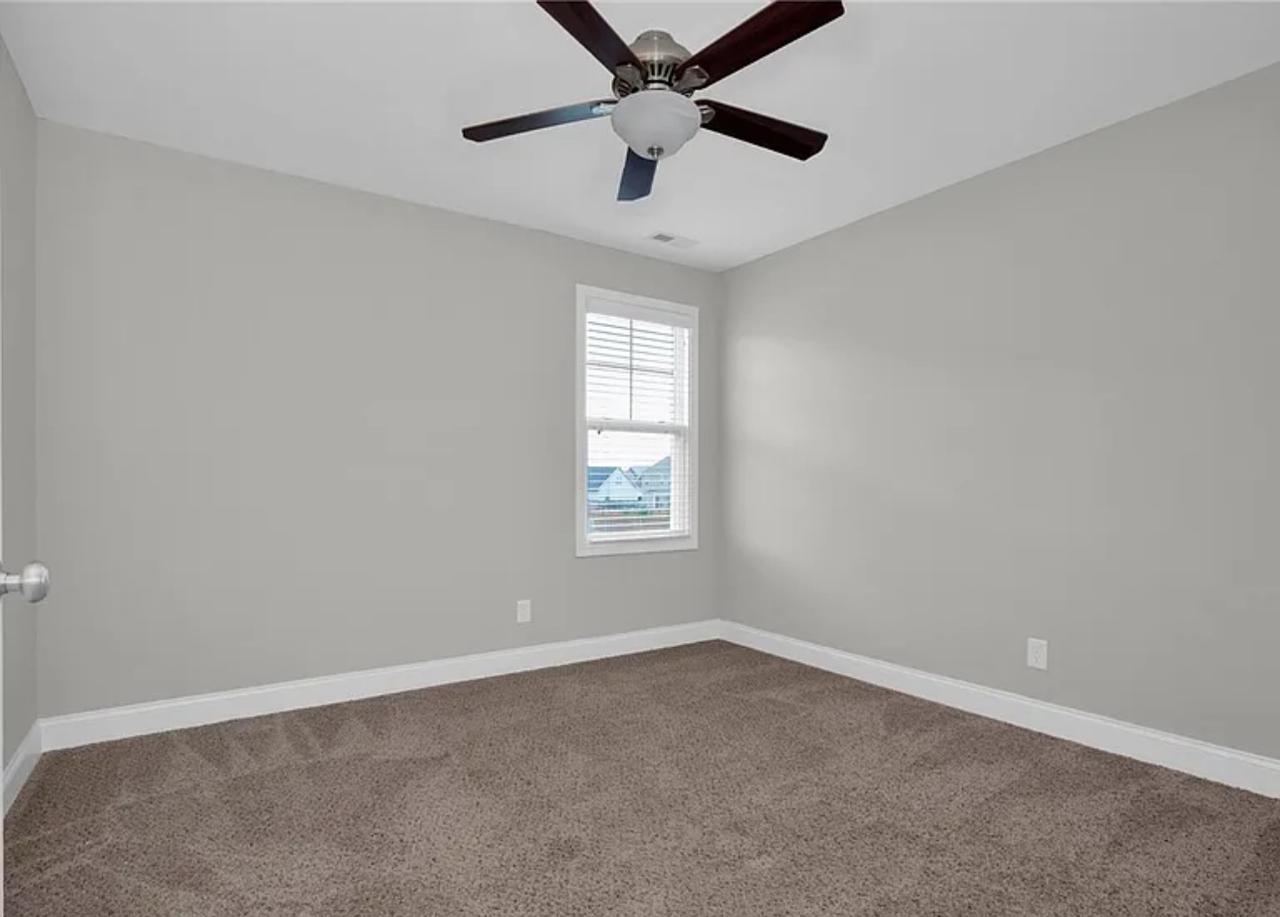 Profile photo 6 of 11