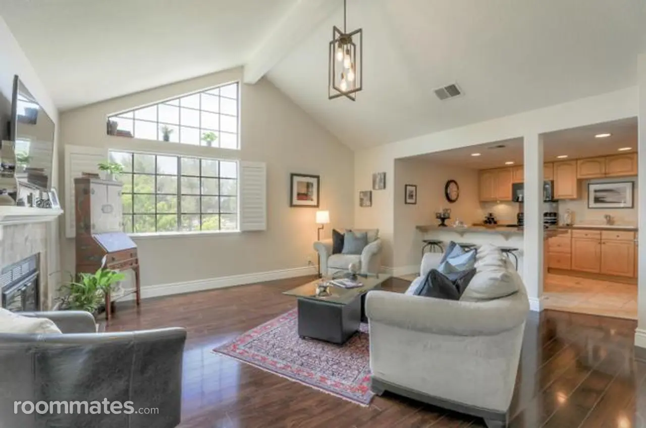 Profile photo 9 of 10